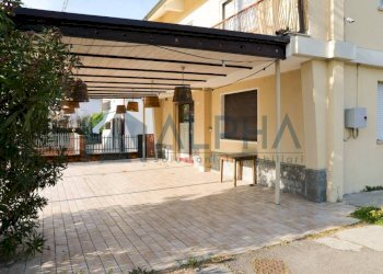 Facciata - Negozio via Canale Bonificazione, Cesenatico - foto 4