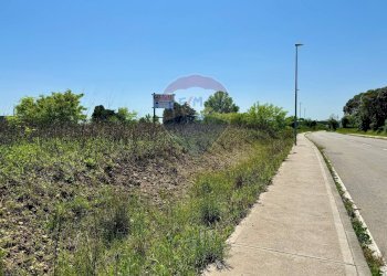 Giardino - Terreno edificabile VIA PIERPAOLO PASOLINI
23, Pradamano - foto 7
