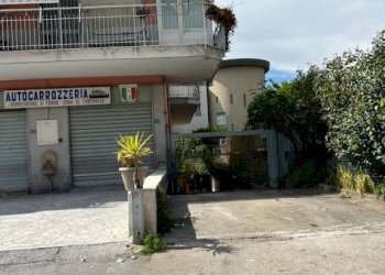 Facciata - Villa via Giacomo Leopardi, Volla - foto 2