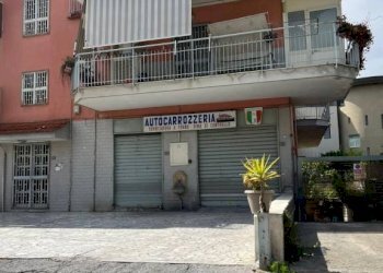 Facciata - Villa via Giacomo Leopardi, Volla - foto 3