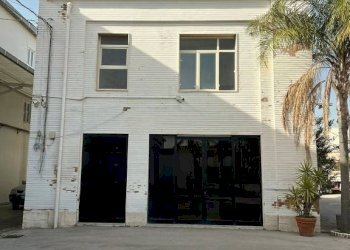 Facciata - Capannone via Emanuele Gianturco, Napoli - foto 6