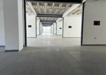 Interno non residenziale - Capannone via Emanuele Gianturco, Napoli - foto 12