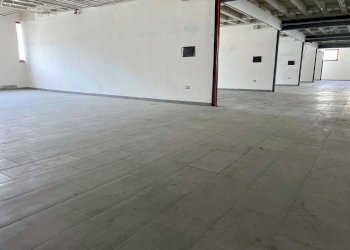 Interno non residenziale - Capannone via Emanuele Gianturco, Napoli - foto 13