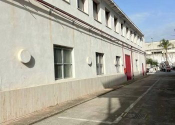 Facciata - Capannone via Emanuele Gianturco, Napoli - foto 24