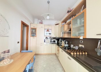 Four-room apartment Via Elia Bernardini, Genova (neighborhood Molassana) - photo 11