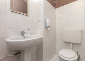 Bar Tavola Calda - Fredda Via San Francesco d'Assisi, 25, Saluzzo - foto 17