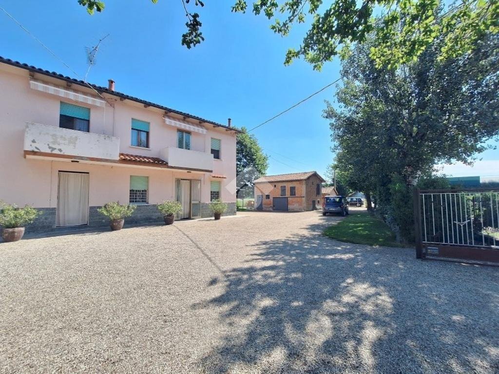 Three-room apartment Via Comastri, Medicina - photo 1