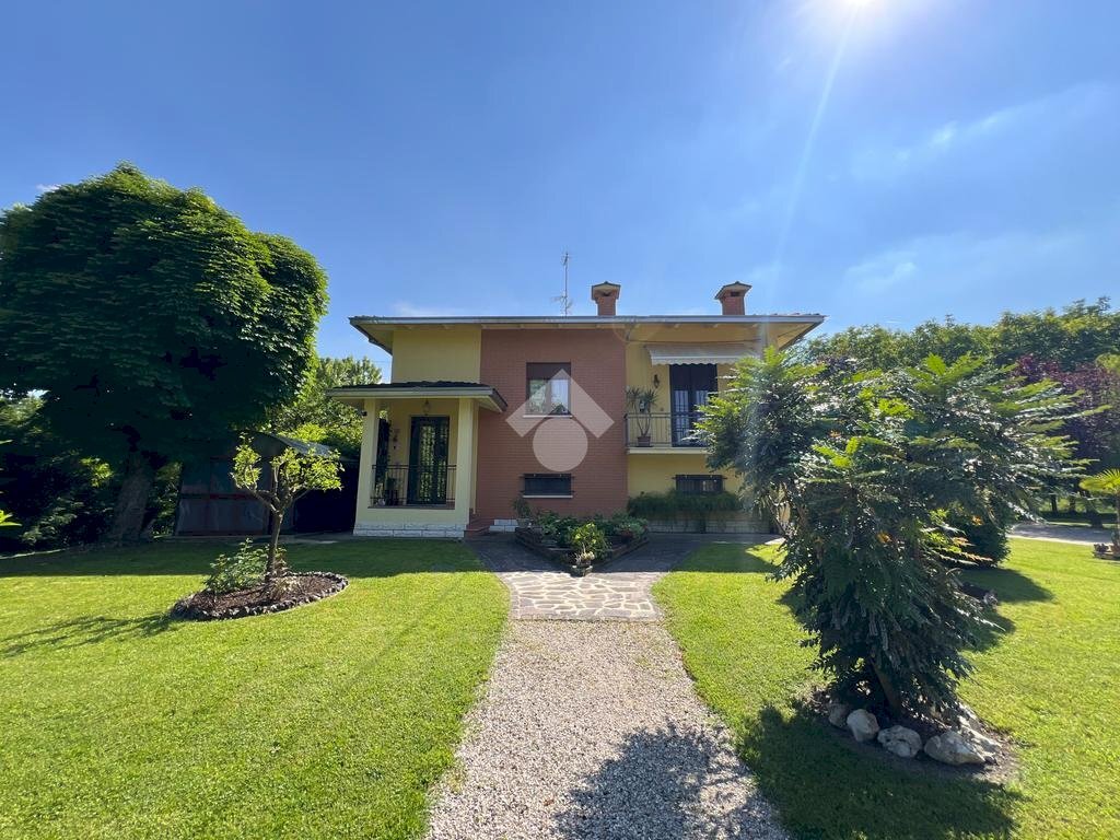 Independent house Via fratelli cervi, San Possidonio - photo 2