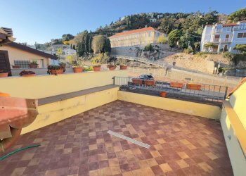 Foto 1 - Trilocale via vittorio veneto, Pietra Ligure - foto 1