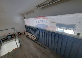 Balcone - Locale Commerciale Via Alessandro Manzoni
 
51, Casoria - foto 14