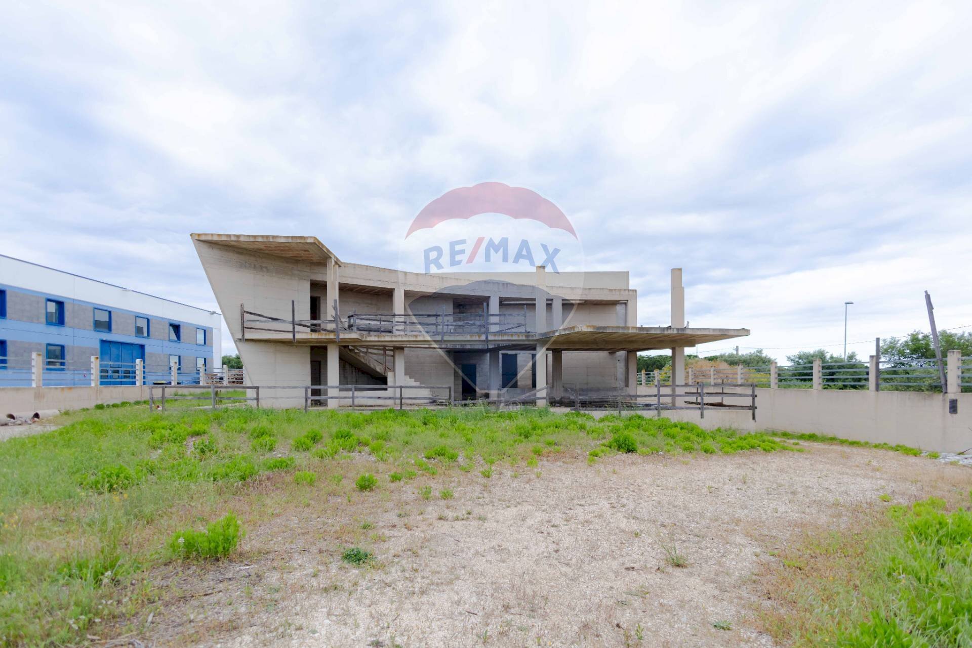 Casa all\'aperto - Capannone Via San Sabino, Mola di Bari - foto 2