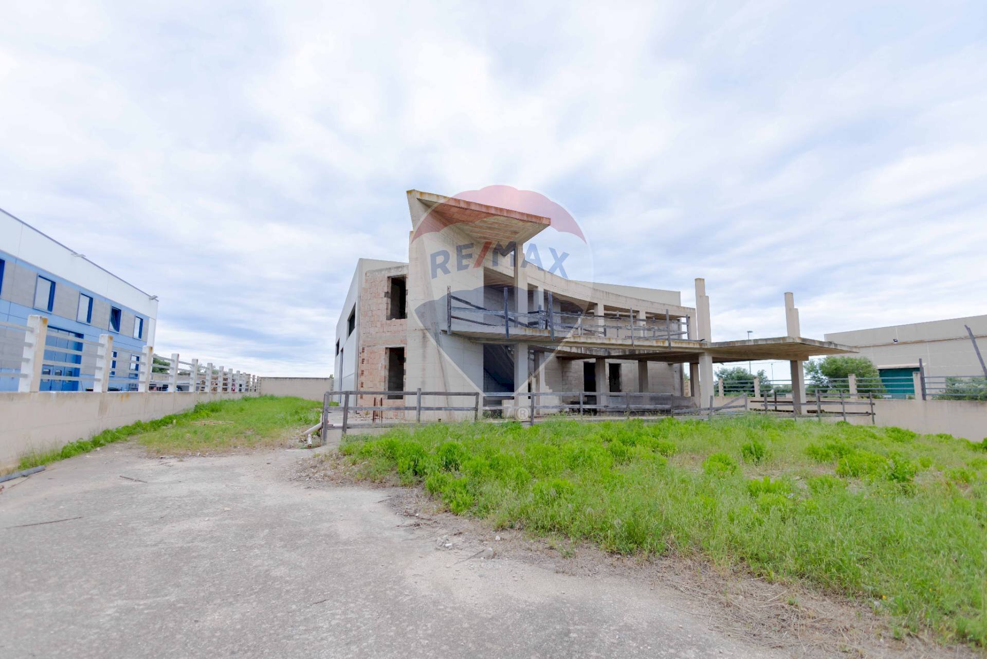 Casa all\'aperto - Capannone Via San Sabino, Mola di Bari - foto 3