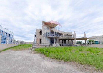 Casa all\'aperto - Capannone Via San Sabino, Mola di Bari - foto 3