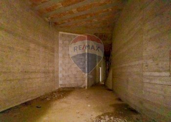 Stanza vuota - Capannone Via San Sabino, Mola di Bari - foto 7