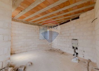 Stanza vuota - Capannone Via San Sabino, Mola di Bari - foto 11