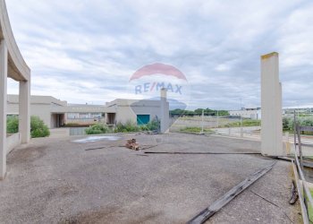 Casa all\'aperto - Capannone Via San Sabino, Mola di Bari - foto 13