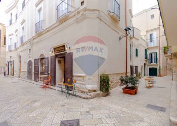 Edificio all\'aperto - Commercial Activity Via Gian Donato Rogadeo
 
7, Bitonto - photo 1