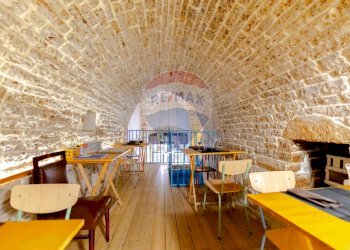 Sala da pranzo - Commercial Activity Via Gian Donato Rogadeo
 
7, Bitonto - photo 15