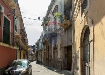Edificio all\'aperto - Casa indipendente Via Atanasia
 
40/42/44, Acireale - foto 1