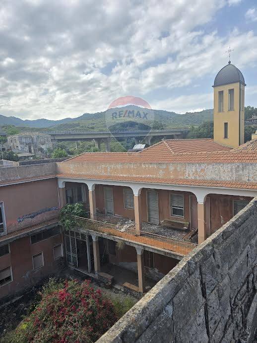 Edificio all\'aperto - Stabile - Palazzo Via Regina del Cielo/Piazza Padre Pio
145, Fiumefreddo di Sicilia - foto 3