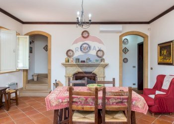 Sala da pranzo - Villa Strada Provinciale 12
 
sn, Piazza Armerina - foto 38