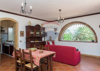 Sala da pranzo - Villa Strada Provinciale 12
 
sn, Piazza Armerina - foto 42