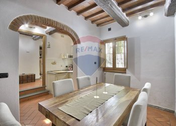 Sala da pranzo - Casa semi indipendente Via dell'Acacia
 
130, Terranuova Bracciolini - foto 1