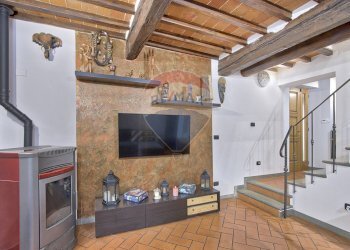 Soggiorno - Casa semi indipendente Via dell'Acacia
 
130, Terranuova Bracciolini - foto 11