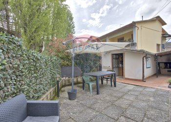 Terrazza - Casa semi indipendente Via dell'Acacia
 
130, Terranuova Bracciolini - foto 25