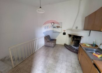 Soggiorno - Casa indipendente Via Costantinopoli
 
2, Torano Castello - foto 16