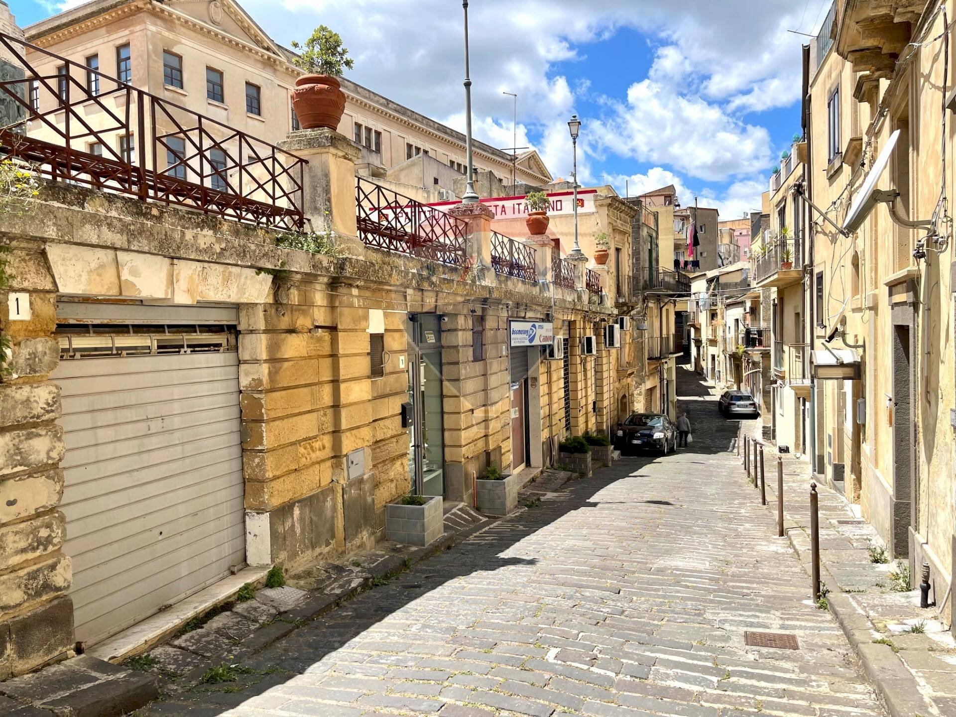 Edificio all\'aperto - Locale Commerciale via ponte Tamburino
 
9, Mineo - foto 3