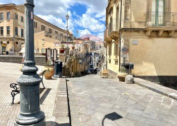 Edificio all\'aperto - Locale Commerciale via ponte Tamburino
9, Mineo - foto 4