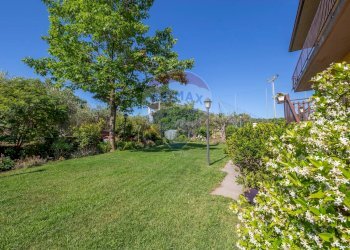 Giardino - Villa Via Magenta
 
21, Mascalucia - foto 3