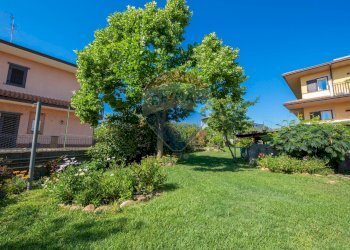 Giardino - Villa Via Magenta
 
21, Mascalucia - foto 5