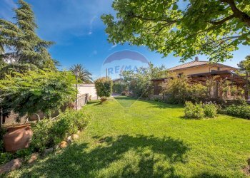 Giardino - Villa Via Magenta
 
21, Mascalucia - foto 10