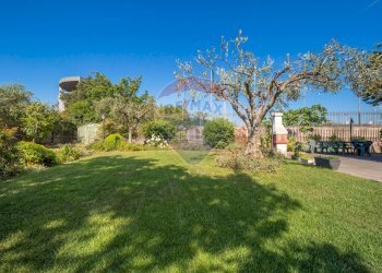 Giardino - Villa Via Magenta
 
21, Mascalucia - foto 12