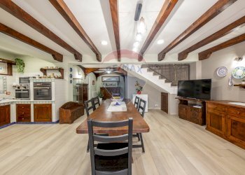 Sala da pranzo - Villa Via Magenta
 
21, Mascalucia - foto 28