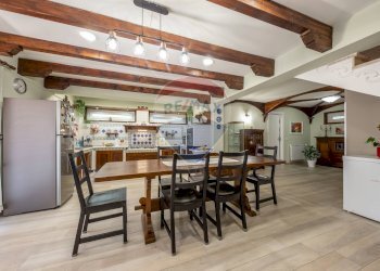 Sala da pranzo - Villa Via Magenta
 
21, Mascalucia - foto 29