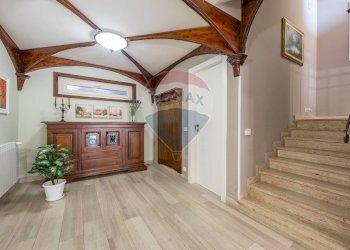 Scale - Villa Via Magenta
 
21, Mascalucia - foto 32