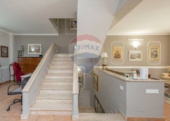 Scale - Villa Via Magenta
 
21, Mascalucia - foto 39