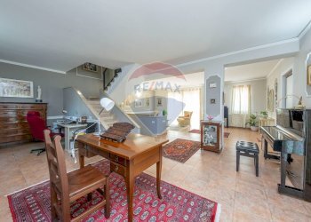 Sala da pranzo - Villa Via Magenta
 
21, Mascalucia - foto 40