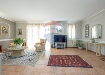Soggiorno - Villa Via Magenta
 
21, Mascalucia - foto 42
