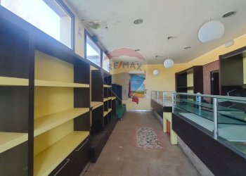 Cabina armadio - Capannone VIa Compagnoni
 
21/23, Tresignana - foto 12