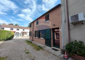 Casa all\'aperto - Casa semi indipendente vicolo quartiere cieco
20, Tresignana - foto 1