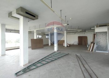 Parcheggio - Independent house Via Togliatti
 
1/2/3, Riva del Po - photo 9