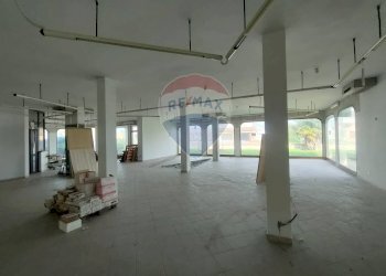 Parcheggio - Independent house Via Togliatti
 
1/2/3, Riva del Po - photo 11