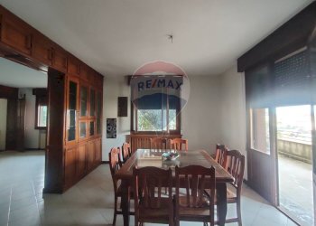 Sala da pranzo - Independent house Via Togliatti
 
1/2/3, Riva del Po - photo 22