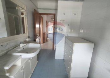 Bagno - Independent house Via Togliatti
 
1/2/3, Riva del Po - photo 31