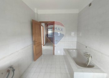 Bagno - Independent house Via Togliatti
 
1/2/3, Riva del Po - photo 37