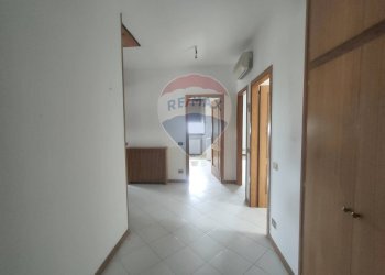 Hall / corridoio - Independent house Via Togliatti
 
1/2/3, Riva del Po - photo 43